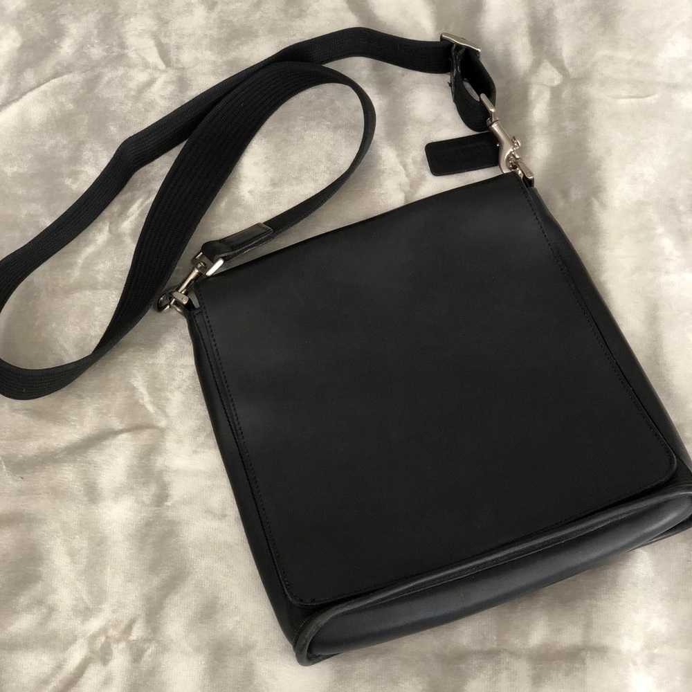 Metro Flap Leather Messenger Bag